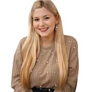 Maestra de Primaria especializada en Educación Especial y Técnico Superior en Educación Infantil, apta para todas las s y niveles.